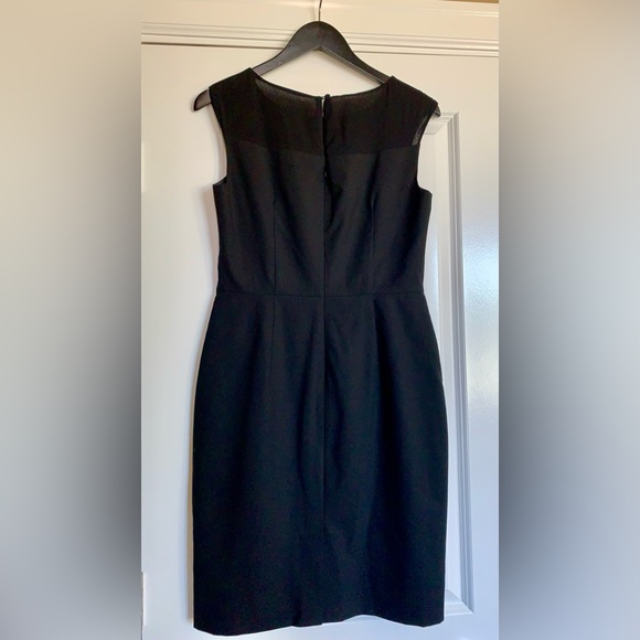 LN BANANA REPUBLIC SHEATH DRESS. THIS IS THE PERFECT LITTLE BLACK DRESS💄 - Picture 2 of 8